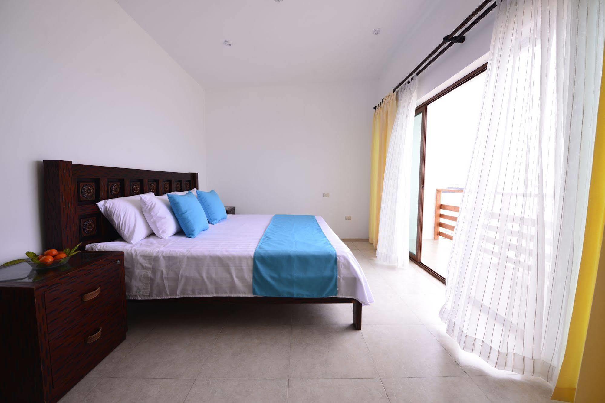 Cormorant Beach House Bed & Breakfast ปวยร์โต วิลยามิล ภายนอก รูปภาพ